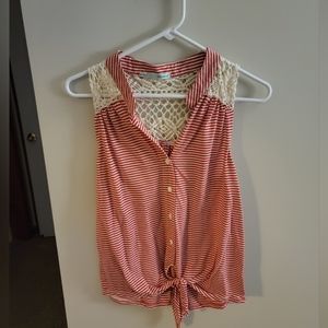 Cute top - Women's tie in front